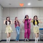 Brave girls Instagram - 말로만 듣던 내 첫사랑💖 아마도 시작인가 봐✨ 오늘 밤 저 달🌙이 잠이 들기 전까지😴 내 귓가에 속삭여줘 Bae bae🏖 #브레이브걸스 #BraveGirls #은지 #EUNJI #오에오 #OEHO #MC민지 #MCMINZY #첫사랑 #CSR #Pop_Pop #수아 #두나 @csr.offcl