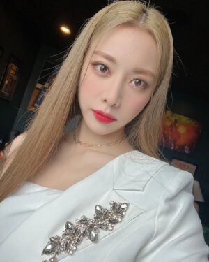 Brave girls Instagram - [📷]

Fearless들의 응원과 사랑 속에서
무사히 필라델피아에서의 첫 공연을 마무리했습니다💕
무대 위에서 더 더 멋진 쁘걸이들의 미국투어는 이제 시작입니다👀🔥
With the support and love of Fearless, we successfully finished our first concert in Philadelphia💕
2022 Brave Girls 1st US TOUR just started👀🔥

#브레이브걸스 #BraveGirls
#2022_BG_US_TOUR
#BraveGirlsinPHILADELPHIA