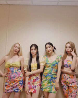 Brave girls Instagram - [📷]

뜨거운 🔥마이애미🔥의 태양만큼 
마이애미 피어레스들의 응원으로
브레이브걸스의 공연이 더 완벽해질 수 있었습니다👏🏻👏🏻
꼭 또다시 만나고 싶어요! 고맙습니다 피어레스💕
Thanks to the enthusiastic support from the Miami Fearless, Brave Girls' performance became more perfect👏🏻👏🏻
We really want to see you again. Thank you, Fearless💕

#브레이브걸스 #BraveGirls
#2022_BG_US_TOUR
#BraveGirlsinMIAMI