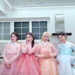 Brave girls Instagram - [📷] 쁘걸과 함께 송편만들기 재밌게 보셨나요 ?! 우리 피어레스 미리 메리 추석입니다 ❤❤❤ Did you enjoy making songpyeon with Brave Girls? It's Merry Chuseok, Fearless ❤❤❤ #브레이브걸스 #BraveGirls