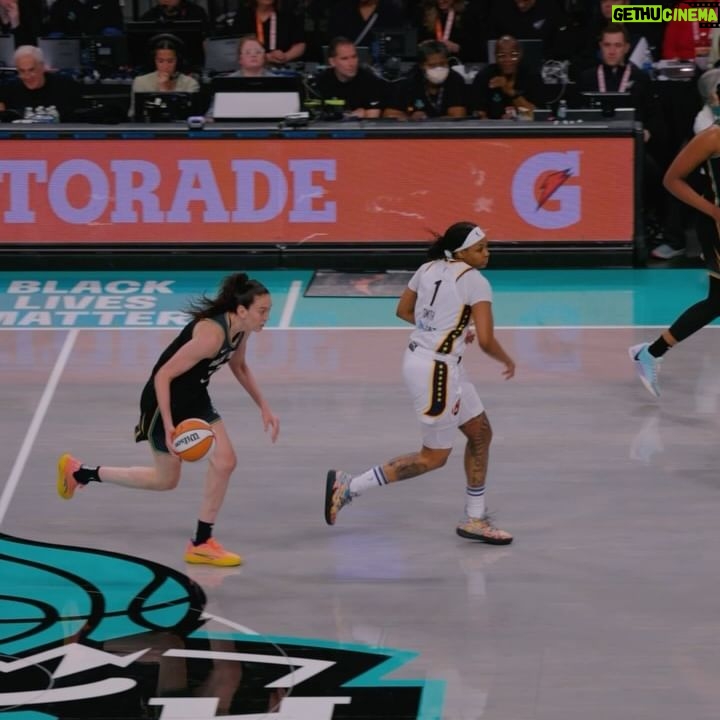 Breanna Stewart - 31.9K Likes - W