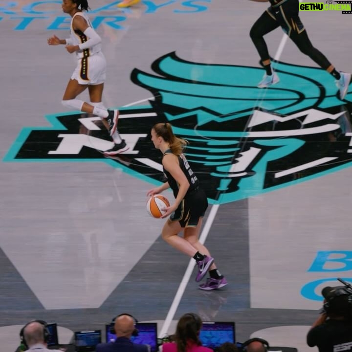 Breanna Stewart - 31.9K Likes - W