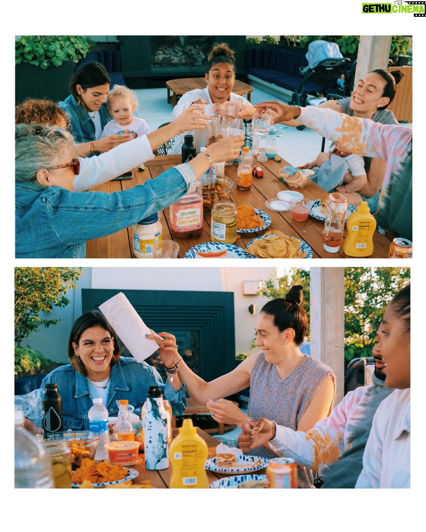 Breanna Stewart Instagram - Family time 🥂