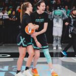 Breanna Stewart Instagram - AND WE BACK!! #LFG 🗽
