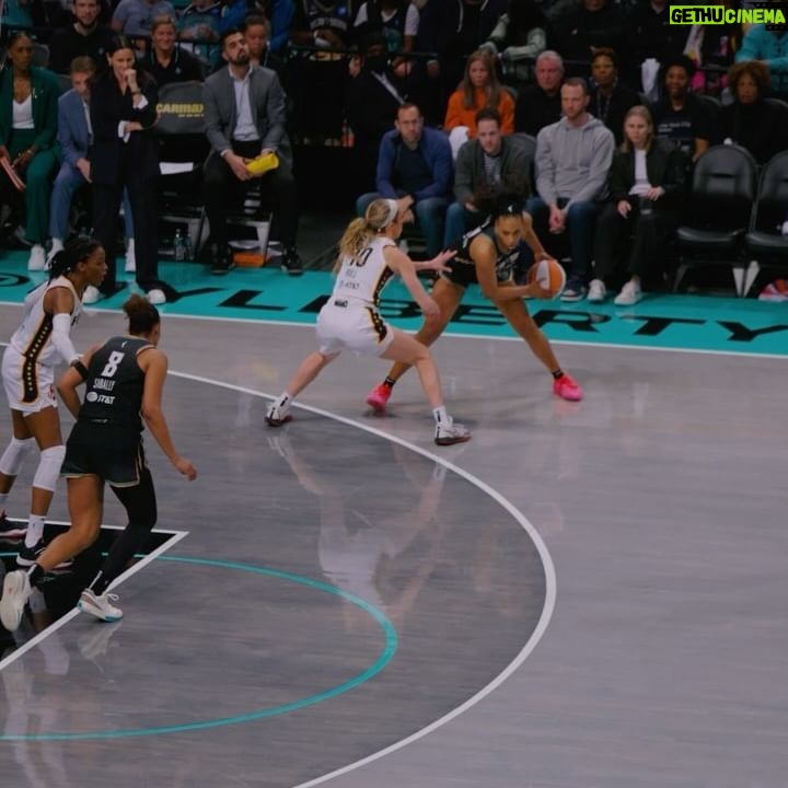 Breanna Stewart - 31.9K Likes - W