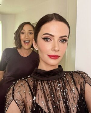 Bree Turner Instagram - Photoshoot with your bae in the hotel bathroom ✅. Drive crosstown in atmospheric river ✅. Head to the @saturnawards where @cwsupermanandlois wins Best Superhero TV Series and bae is nominated for Best Actress. ✅ Realize that you are among your childhood heroes and that you grew up obsessed with genre films and TV, only to then be asked to be on one for 6 seasons and holy smokes I am so lucky. ✅ Make bae take photo shoot in middle of show in character of “…it’s an honor to be nominated.”, because really…it’s all about having fun. ✅ Had fun! ✅✅✅ Thanks @bitsietulloch for always being the sexiest date who eats the most free bread at the table. 💚