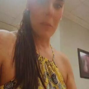 Brenda Robles Instagram - Jugando bingo con mami 🤣🤣🤣🤣 si pepe ella esta mas dormia que la bella durmiente