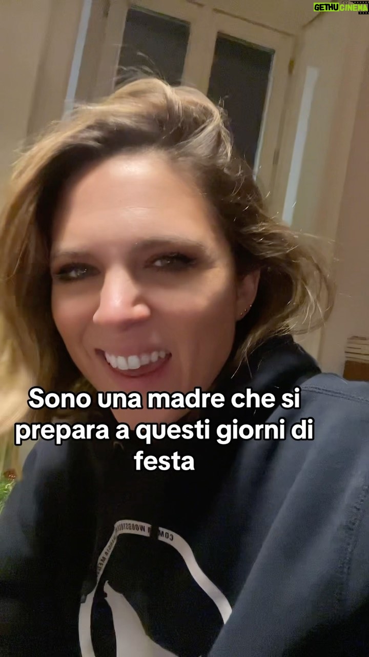 Brenda Lodigiani - 15K Likes - Buone feste 🥳 💝🎈🎉🎁