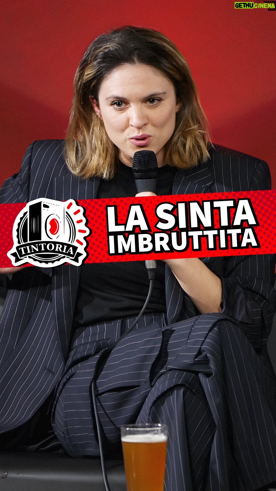 Brenda Lodigiani - 19.9K Likes - Tintoria 197 feat. @brenda_lodigiani è online.
Con Brenda Lodigiani abbiamo parlato del suo romanzo autobiografico ‘Accendi il mio fuoco’ e della sua protagonista, una donna cresciuta tra due mondi: quello dei sinti e dei ‘gagi’.
Brenda ci ha raccontato la sua carriera iniziata in overacting su Disney Channel, continuata in terza serata su #Rai2 con Scorie e in una #MTV in crisi, e infine approdata a #LoL e al #GialappaShow.
Inoltre, abbiamo parlato di improbabili finalisti di Masterchef, limonate con #JimMorrison e deliri febbrili a tema Puffi. Ci siamo poi assicurati i diritti d’autore per un format innovativo: “LoL alcolico - Chi vomita è fuori”.
Tintoria è il podcast di @sandanieletinti e @grandiraponi co-prodotto da @thecomedyclub.it disponibile su #YouTube e tutte le piattaforme audio con @onepodcast_
#TintoriaPodcast #Podcast #PodcastItalia #Podcastita #Onepodcast #BrendaLodigiani #AccendiIlMioFuoco #Masterchef #Puffi #Overacting #DisneyChannel #DanieleTinti #StefanoRapone #THECOMEDYCLUB