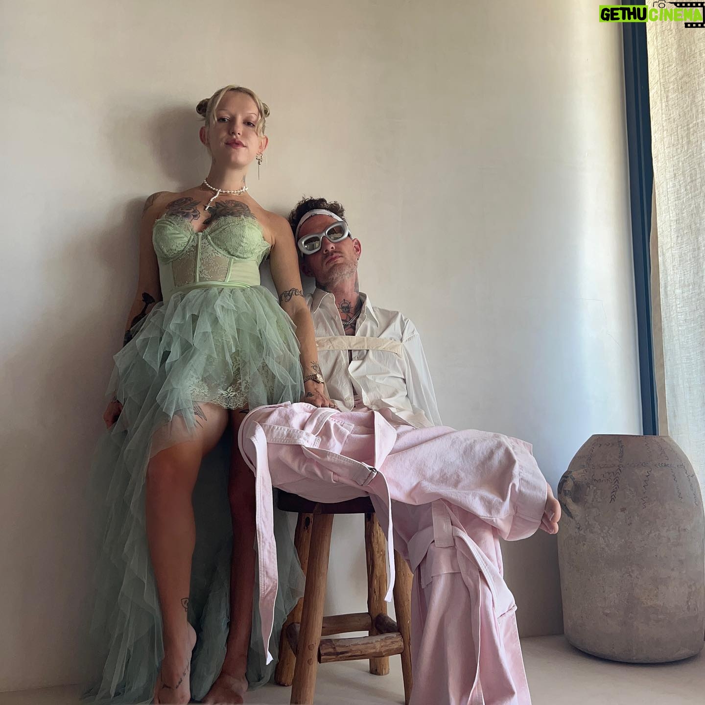 Bria Vinaite - 42.2K Likes - So many people have been watching The Florida Project for the first time since it’s been back on @netflix ! This movie and the people who made it are absolute magic and mean the world to me 🥹 here’s some of my favorite bts ❤️ thank you @bakermovies always and forever