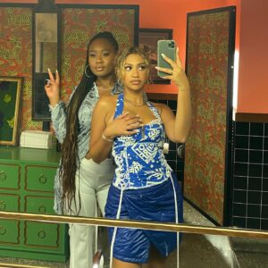 Briana Jones Instagram - the groupchat 💙 

episode 10 of @sweetlifeonmax is now streaming on @hbomax. 

🥲 what y’all think??