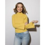 Briana Buckmaster Instagram – Bringing a little sunshine to your feed ☀️❤️

📸 @karolinaturekphotography