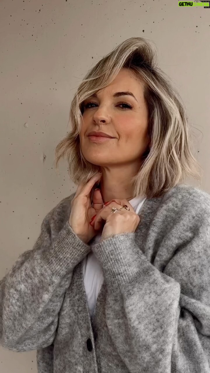 Briana Buckmaster Instagram - Ocean kissed 🌊 Fresh blonde textured blonde on megababe @officialbrianab by @chrisweberhair @vanillaloft 🤍 #ocenakissedhair #blondehair #sorthair #hairgoals