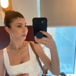 Briana Cuoco Instagram - i know i already have the 1st pic in the reel i just did pls everyone just relax!!!!
