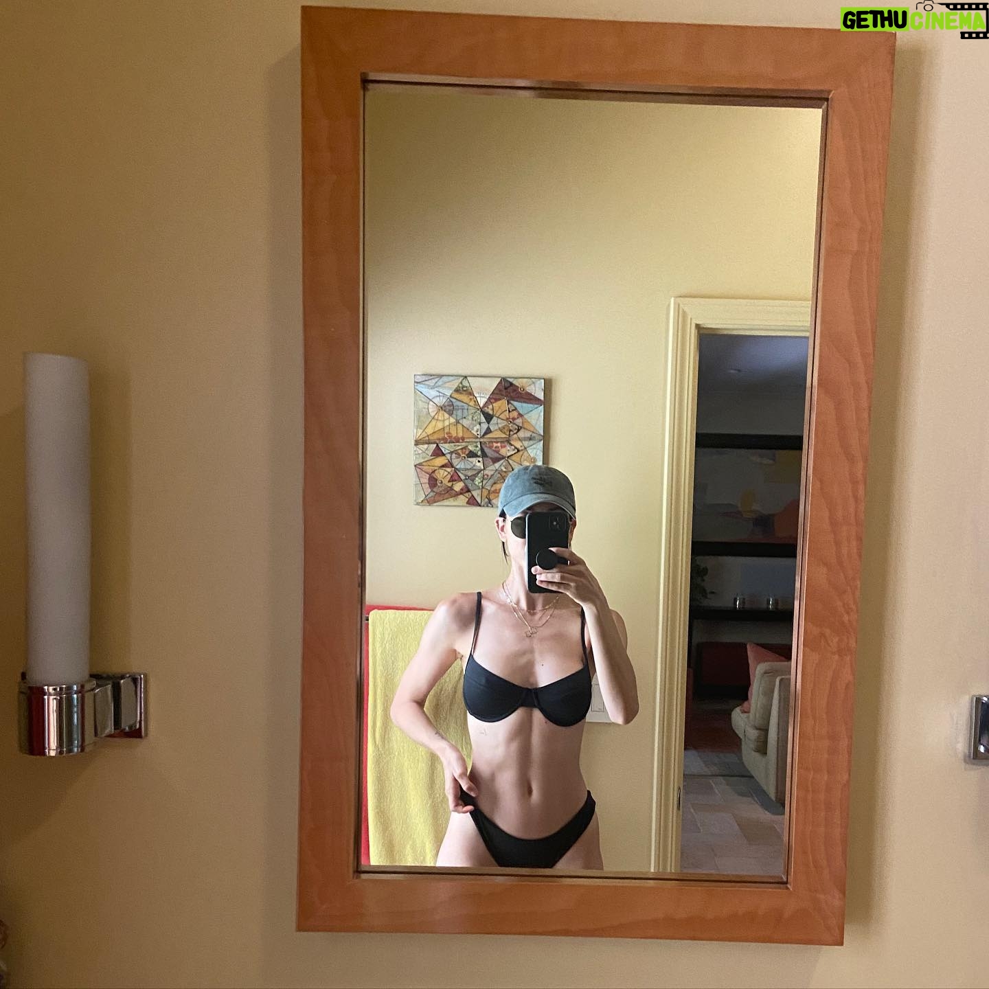 Briana Cuoco Instagram - i know i already have the 1st pic in the reel i just did pls everyone just relax!!!!