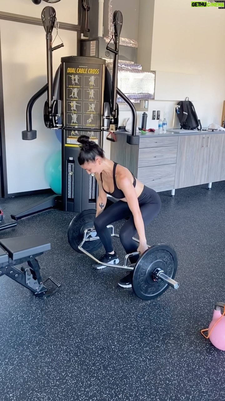 Briana Cuoco - 3 Likes - us 🤝 partner workouts w/ @ryan_sorensen 🫡😮💨