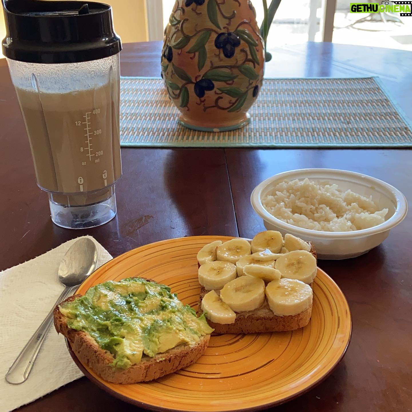 Briana Renee Instagram - Good morning, good morning! ππΆ I wake up looking forward to healthy eating... Itβs become one of my favorite things π
Today I have 2 slices of @canyonglutenfree mountain white toast - one with 1/4 avocado & Himalayan salt; and the other with almond butter, 1/2 banana and a drizzle of raw organic honey). With this I have a bowl of rice with vegan butter & a drizzle of honey, and my @drinkorgain super foods protein drink w/ almond milk π #nowUCme #healthylifestyle