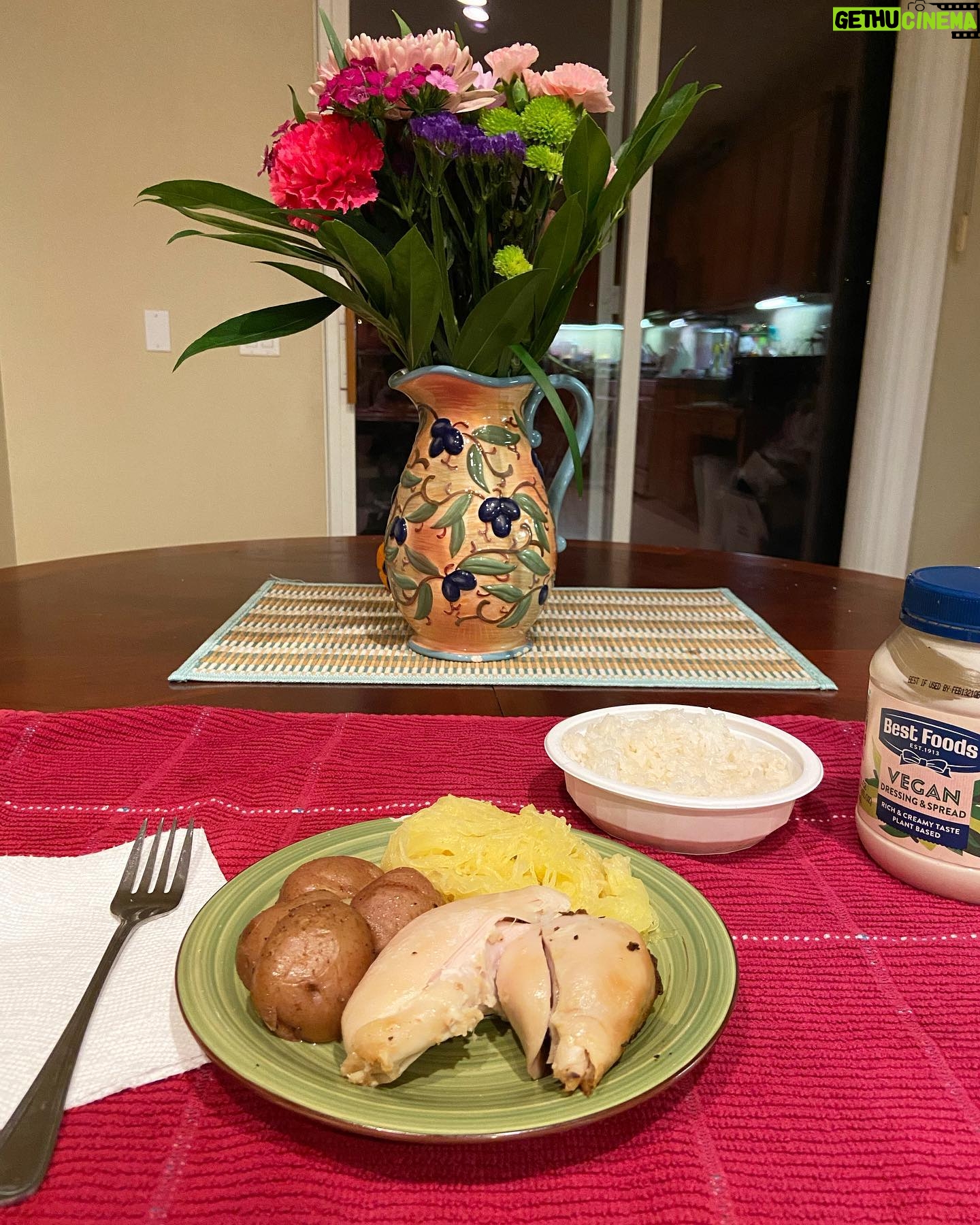 Briana Renee Instagram - Do you make creations from your plates like this ๐๐ป ? Mmmm SO good! Skinless rotisserie chicken, roasted red potatoes seasoned with Himalayan salt & pepper, spaghetti baked squash, and white rice with (vegan) butter & honey for dessert ๐ Since I only have about 13 ingredients in my daily menu then I have to change it up... The only seasonings I have are S&P, and the only sugars I consume are from bananas & honey. After a month of this new way of eating, itโs all I crave! It takes 3 weeks to make, or break, a habit; and now I couldnโt imagine allowing anything processed, or non - organic, in my body. 32 ounces of water {minimum} daily, no sweets, no nightshade vegetables, nothing fried, nor spicy. The way Iโm feeling now is worth the sacrifice.. Iโm working my way to remission ๐๐ป I have UC, it doesnโt have me ๐ช๐ป๐๐ป #4/365 #nowUCme #healthyeating #wevegotthis