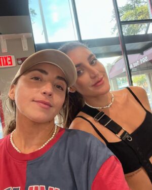 Brianna Murphy Instagram - Life update: Leo season might be over but we are still thrivin’ and survivin’
.
.
.
.
.
.
.
.
#august #augustdump #lifeupdate #virgoseason #selfie #letthemhavetheirmoment #lgbtq🌈 #lgbt #travels