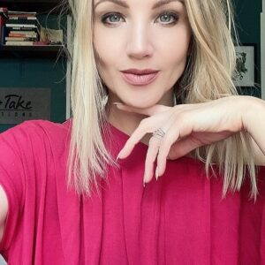 Brianne Davis Instagram - Quote of the day-

In the end, people always have a way of revealing who they are.
You just have to give them the space and time to do so.
No mask can be worn forever.

📚 Secret Life of a Hollywood Sex & Love Addict @secretlifenovel 

🎙 Secret Life Podcast @secretlifepodcast

#secretlifeofahollywoodsexandloveaddict #secretlifenovel #briannedavis #quitlit #bibliophile #bookstagram #bookrecommendations #authorsofinstagram #slaa #loveaddiction #reels #toxicrelationships #reelsinstagram #loveadvice  #selflove #toxiclove #sobriety #recovery #recoveryispossible  #behernow  #bepresent  #igdaily  #mentalhealth  #selfawareness #selfcare #badrelationships #selfie #masksoff #authenticity #quoteoftheday
