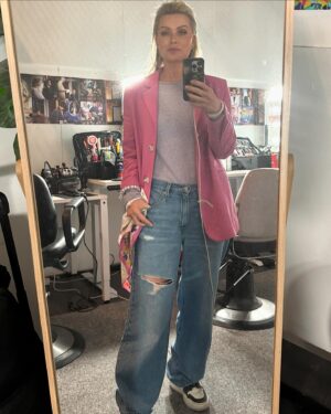 Bridget Maasland Instagram - 💚Last week💚

Vergeet je niet in te schrijven voor de nieuwsbrief van GRAPES, zondagochtend ontvang je de eerste dus schrijf je snel in. Link in bio 🔗
