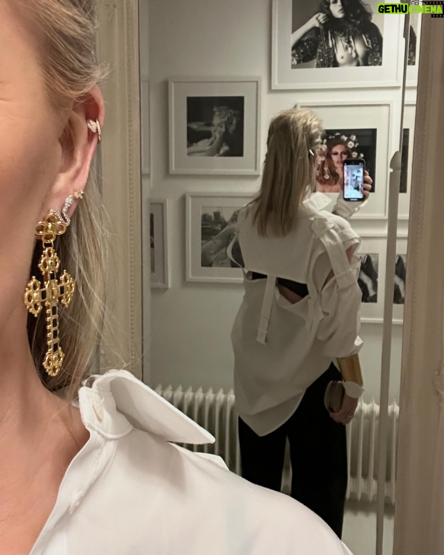 Bridget Maasland Instagram - Boekenbal ‘24 ‘Thuiskomen’ met een touch of gold