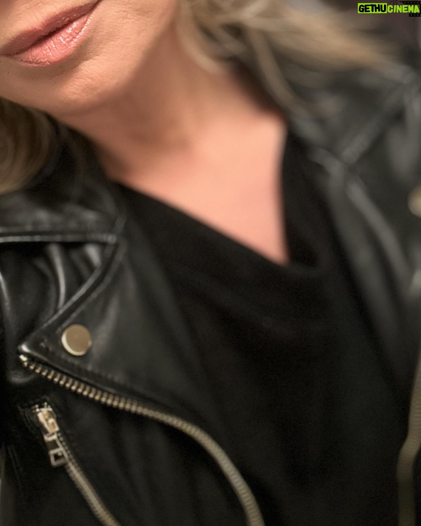 Bridget Maasland Instagram - Wat een heerlijke avond met open ,mooie gesprekken met @merlemudde, in één van mijn favorieten restaurants @restaurantwils bij mijn culinaire vriend @jorisbijdendijk