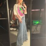 Bridget Maasland Instagram - Kort weekje BLVD - @jedidjahkuijten make💄 - @chptrs.official - @hulya_atsocialmedia 💄 - @essentielantwerp @hunkonstudio - @hulya_atsocialmedia 💄 - @ibanafashion - @selkehairandmakeup 💄 - @ibanafashion @levis