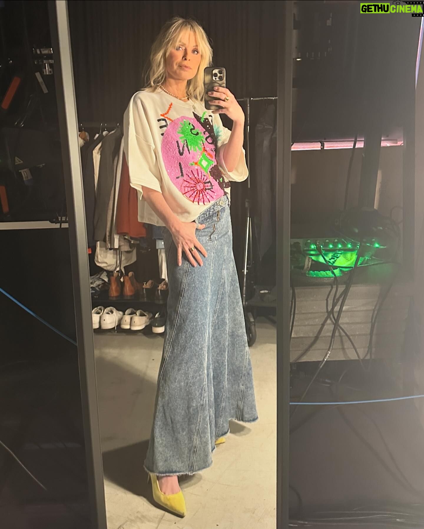 Bridget Maasland Instagram - Kort weekje BLVD - @jedidjahkuijten make💄 - @chptrs.official - @hulya_atsocialmedia 💄 - @essentielantwerp @hunkonstudio - @hulya_atsocialmedia 💄 - @ibanafashion - @selkehairandmakeup 💄 - @ibanafashion @levis