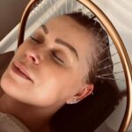 Bridget Maasland Instagram - Lieve @conn_vanderkroon_ , wat een heerlijke ervaring, een @headspa_ce_ . Iets wat ik in Japan, vorig jaar, veel tegen kwam en nu ook in Nederland meer aandacht voor de hoofdhuid. Heerlijk relaxed, dank! 💖