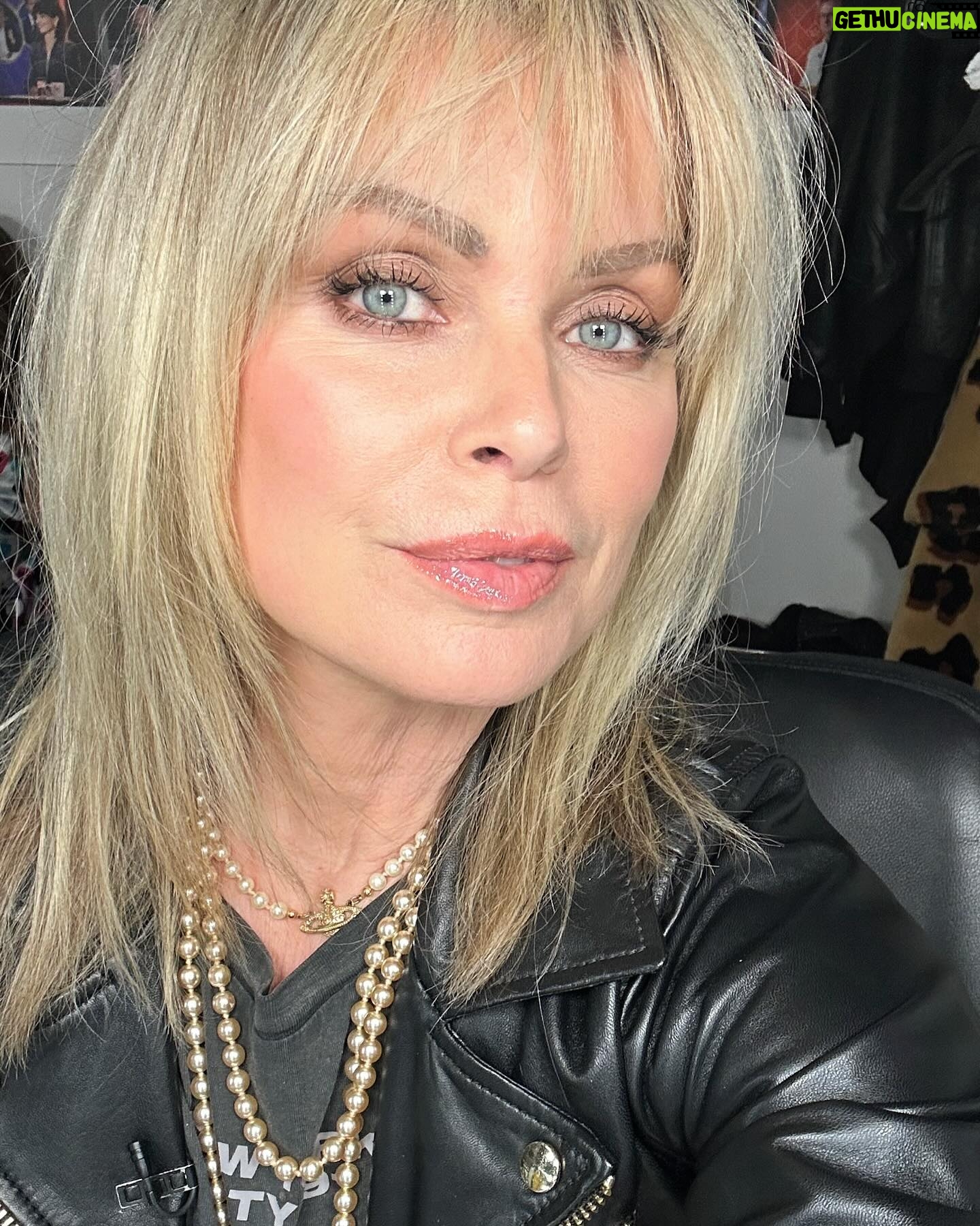Bridget Maasland Instagram - Kort weekje BLVD - @jedidjahkuijten make💄 - @chptrs.official - @hulya_atsocialmedia 💄 - @essentielantwerp @hunkonstudio - @hulya_atsocialmedia 💄 - @ibanafashion - @selkehairandmakeup 💄 - @ibanafashion @levis
