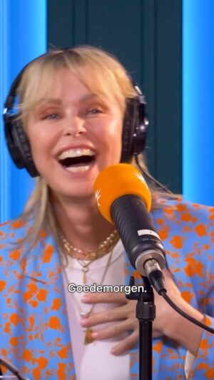 Bridget Maasland Instagram - Verrassingsbeller in de BLVD Podcast, wie oh wie zet hier een stemmetje op?!