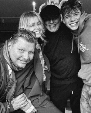 Bridget Maasland Instagram - 🎈Gefeliciteerd lieve papa en opa🎈

❤️Love you to the moon and back❤️