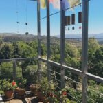 Bridget Maasland Instagram - Recap Women intensive Portugal 🇵🇹 1. D’aligo yoga retreat 2. 2 uur per dag vrije tijd 3. Aan de pool 4. Uitzicht bij mijn huisje 5. Alles van je afspoelen in een heel koud beekje 6. Kookworkshop van de allerliefste @mikelhengeveld 7. Zonsopgang voor de yoga 8. Collage van mijn leven op dit moment 9. Na een intense dag vol familie-opstellingen 0. Zonsopgang op het hoogste punt