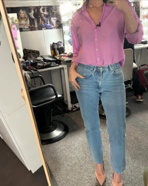 Bridget Maasland Instagram - Weekje hoor:

- Zondagochtend gevoel thuis, @meltingpotamsterdam.nl 
- RTLboulevard @selkehairandmakeup 
- @rtlboulevard 
- @stijlburo RTL boulevard 
- Coming soon platform GRAPES, link in bio 🔗
- @grapescommunity live op instagram
- BLVD Podcast
- Te gast bij Edwin @eversenco 
- ‘Bijna niets gebeurt toevallig’ geluisterd @de_mediameiden