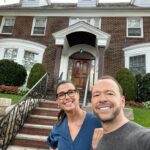 Bridget Moynahan Instagram - Sending you some brotherly love and good vibes as you sit down to watch the season premiere of @bluebloods #season14 tonight! #bluebloods #cbs #donniewahlberg