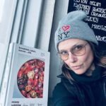 Bridget Moynahan Instagram - When you are working in the same neighborhood as your favorite restaurant, you stop by for a latte and a selfie! @lilianewyork @missyarobbins #BK #pasta #delicious #iloveny