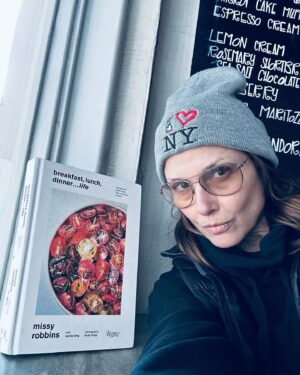 Bridget Moynahan Instagram - When you are working in the same neighborhood as your favorite restaurant, you stop by for a latte and a selfie! @lilianewyork @missyarobbins 

#BK #pasta #delicious #iloveny
