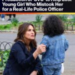 Bridget Moynahan Instagram - Love this @therealmariskahargitay! • #repost @entertainmenttonight Mariska Hargitay having a real life heroic moment! 👏🫶 While filming an episode of ‘Law & Order: SVU’, Mariska was approached by a little girl who believed her to be a real police officer. 🥹 After the young girl asked Mariska for help as she had been separated from her mother, Mariska halted production to help the child find her mom. (📸: Getty Images)