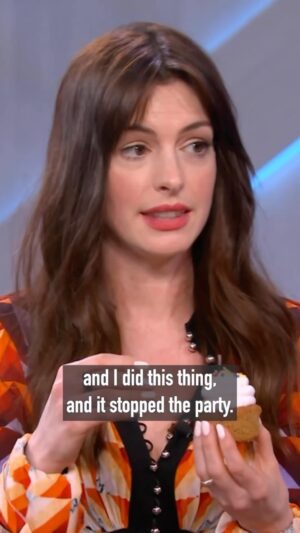 Bridget Moynahan Instagram - I didn’t realize I needed this, but I did.  Thank you @annehathaway and @kellyclarkson for showing me the way #genius #whoopiepie • #repost @kellyclarksonshow Happy National Cupcake Day y’all 🧁