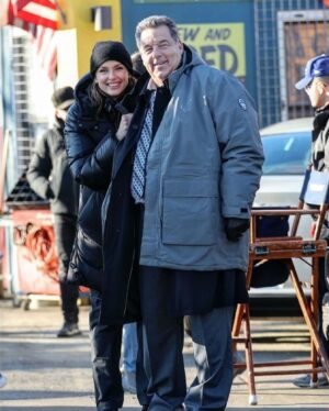 Bridget Moynahan Instagram - So excited for the premiere of my latest directing endeavor! 

Teamed up with writer @boltthrow and all your favorite cast members. Tune in to @bluebloods_cbs tonight! 

#IsIt10PMYet #bluebloodsfriday #bluebloods #reagans