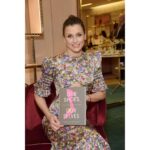 Bridget Moynahan Instagram - @ourshoesourselves release 5 years ago! @melaniedunea @amandabenchley @thevampireswife @beckiemartinastyle @girlsinc @abramsbooks @saks #osos #ourshoesourselves #fiveyears #anniversary