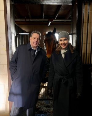 Bridget Moynahan Instagram - Best @bluebloods_cbs guest star so far! Thank you #oldwestburyequestriancenter for letting us film at your gorgeous stables. 

#bluebloods