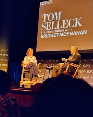 Bridget Moynahan Instagram - A great conversation last night @92ndstreety with the iconic #TomSelleck about his life and journey!  You can find out all about it in his new memoir “You Never Know.” It’s really good!!!! @harpercollins #YouNeverKnowBook 

Makeup: @makeupbylhp 
Hair: @josueperezhair