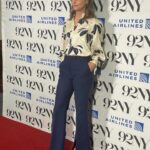 Bridget Moynahan Instagram - A great conversation last night @92ndstreety with the iconic #TomSelleck about his life and journey!  You can find out all about it in his new memoir “You Never Know.” It’s really good!!!! @harpercollins #YouNeverKnowBook Makeup: @makeupbylhp Hair: @josueperezhair