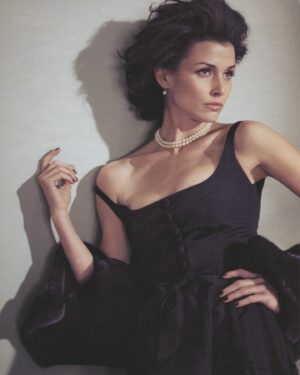 Bridget Moynahan Instagram - Just hanging around for my Friday night date with @bluebloods_cbs 

Photo: @sofiaandmauro 
Stylist: @mistersamuelf 
Feature: @moremag 2011
Hair and makeup: artist unknown - please tag if you know! 

#bluebloodsfriday #bluebloods #isit10pmyet #reagans