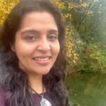 Brindha Sivakumar Instagram - My version of this beautiful song “Nee kavithaigala” from Maragadha Naanayam by @dhibuninanthomas sung by the brilliant @pradeep_kumar1123 . Location Botanical Gardens at Berwick in Melbourne Australia. Pls excuse my flaws ☺️ 🙏🏼