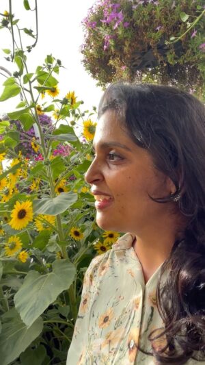 Brindha Sivakumar Instagram - Advance Ed Mubarak Wishes! 🌼🌸🌻😊✨