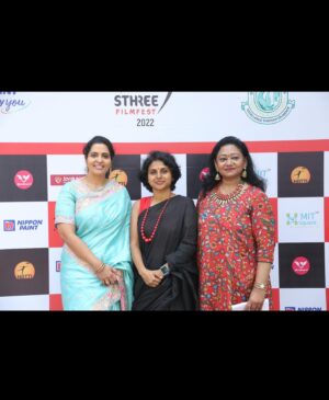 Brindha Sivakumar Instagram - Happy to inaugurate “Sthree” maiden short film festival by Kausalya @dr.mgr_janaki_college on Dec 17 th ! Wishing many talents comes out in flying colours 😊✨!!