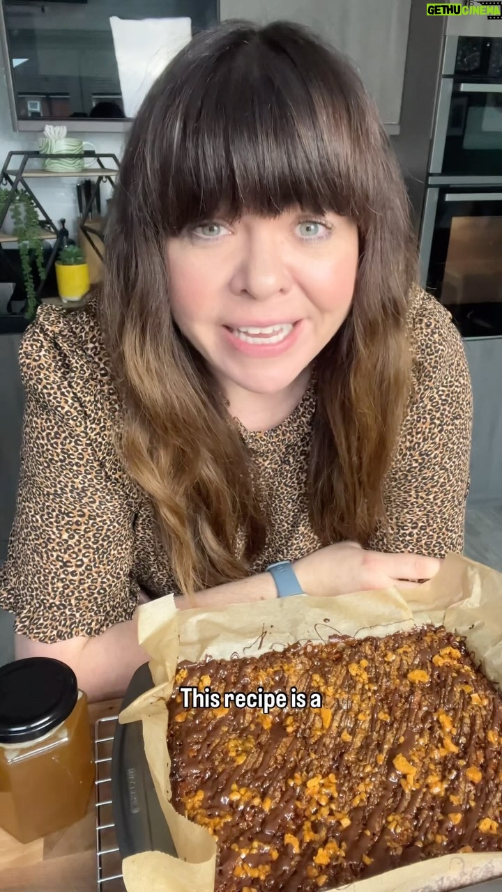 Briony May Williams Instagram - #AD Need a gorgeous flapjack recipe?! Look no further! I was lucky enough to whip up some delicious flapjacks recently with ‘Bee Kind’ honey from 2 hives thriving on the rooftop of the @kyocera_document_solutions_uk Reading HQ 🍯 They are incredibly proud of their hives and produce jars a year that they hand out to their customers, partners and visitors. These flapjacks are a true celebration of honey with honeycomb made with honey and honey in the flapjacks. Plus they are super easy to make 🐝 You can find the full recipe below to make your own using the honey of your choice ❤️ HONEY FLAPJACKS Ingredients Flapjacks 225g unsalted butter 225g light soft brown sugar 170g honey 450g rolled oats Honeycomb 130g golden caster sugar 75g honey Pinch of salt ½ tsp bicarbonate of soda To finish 50g dark chocolate, melted Method Oven on to 180°C fan. Grease and line a 30cm brownie tin. Make the honeycomb by heating the sugar, honey and salt in a pan until the mixture is bubbling and reaches 145°C (use a jam thermometer). Remove from the heat and stir through the bicarbonate, the mixture will bubble. Pour the honeycomb onto a sheet of parchment and leave to set for 5 minutes until hardened then bash into small pieces. Heat the butter, sugar and honey together in a pan until melted then mix through the oats. Stir through the broken up honeycomb then pour into the prepared tin. Bake for 25-30 minutes. Drizzle over the melted chocolate then leave to cool. #honey #flapjacks #recipe #easyrecipe #honeycomb #tasty #yummy @kyocera_document_solutions_uk